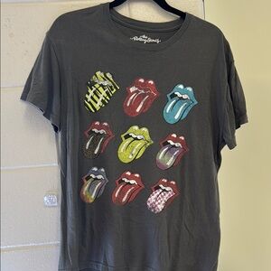 The Rolling Stones Gray and Red Short Sleeve Tee; size large